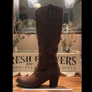 💫Knee High BORN Boots💫